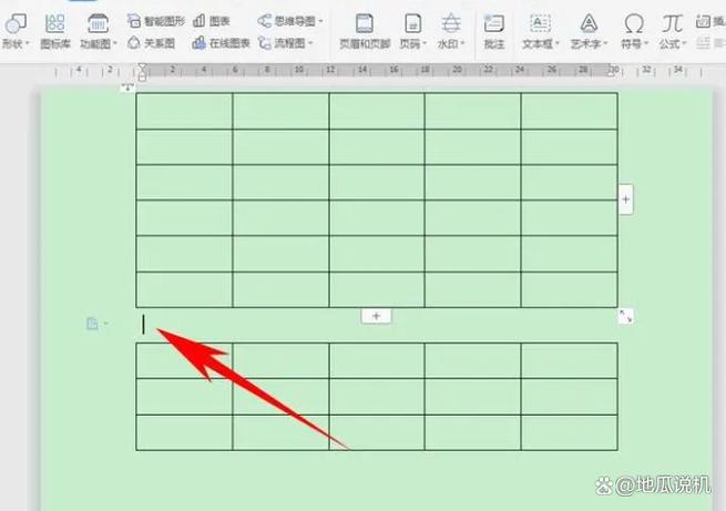 word怎么接着加表格