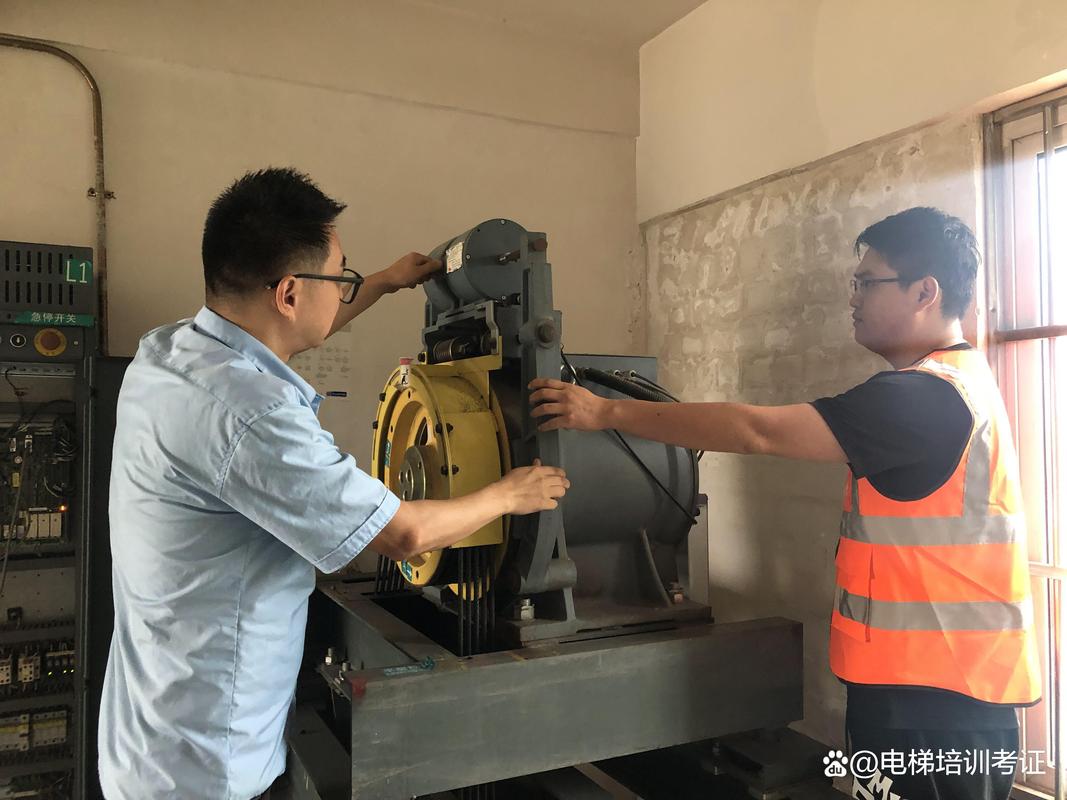 私家电梯怎么维修的呢