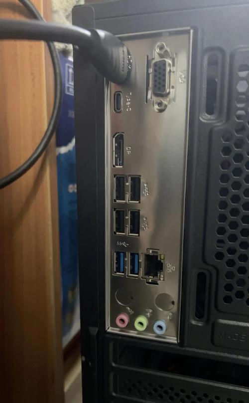 如何组装大屏电脑显示器