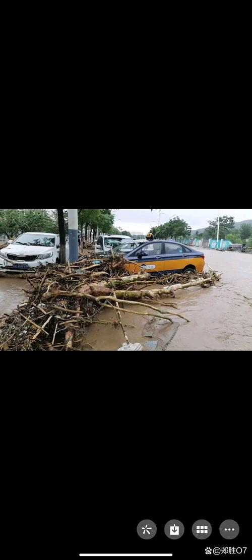 密云特大暴雨受灾村民:开门被水冲跑