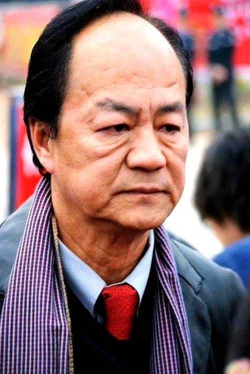 79岁狄龙谈到张国荣泪崩