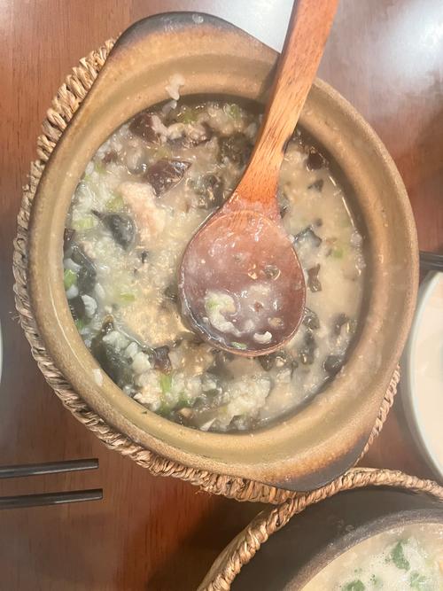 因点了粥和快餐不让坐店里?店方致歉