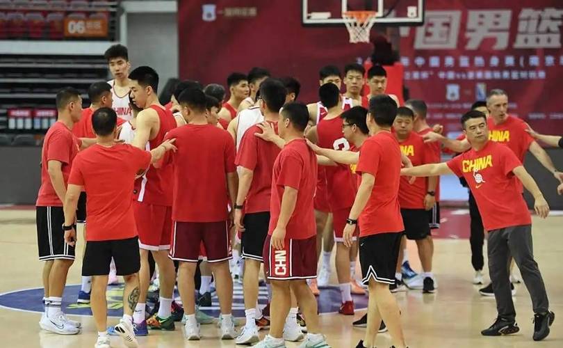中国男篮官宣亚洲杯12人大名单