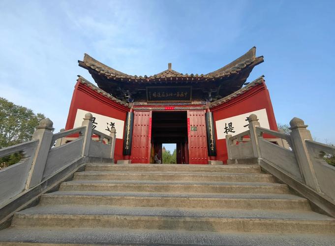实探白马寺:有免费茶水 闲地种玉米