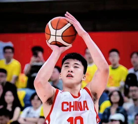 中国男篮大胜印度夺2连胜