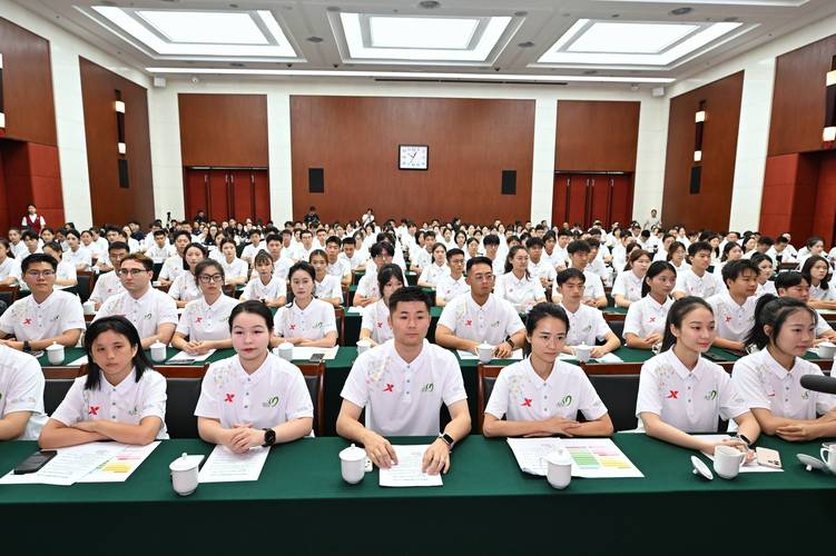 近万名志愿者全力保障成都世运会