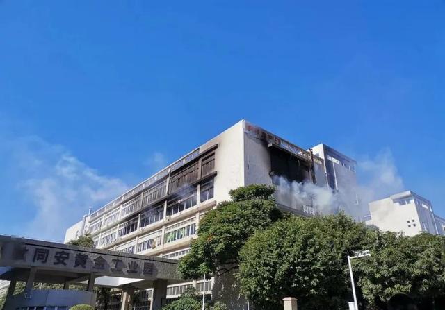 厦门海沧区一生物科技公司发生火灾