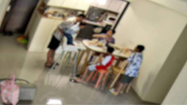 吃鸡蛋事件被质疑是剧本 妇联回应
