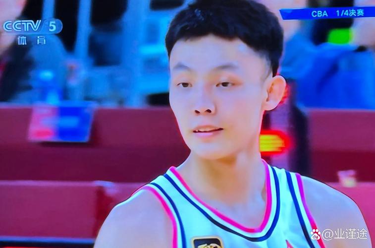 韩国球员小动作太多 胡明轩被推搡
