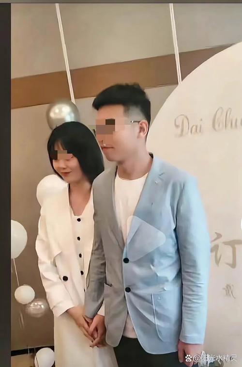 网红李要红与英国男友分手
