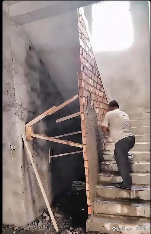 业主砌墙私占200平大堂已被拆除