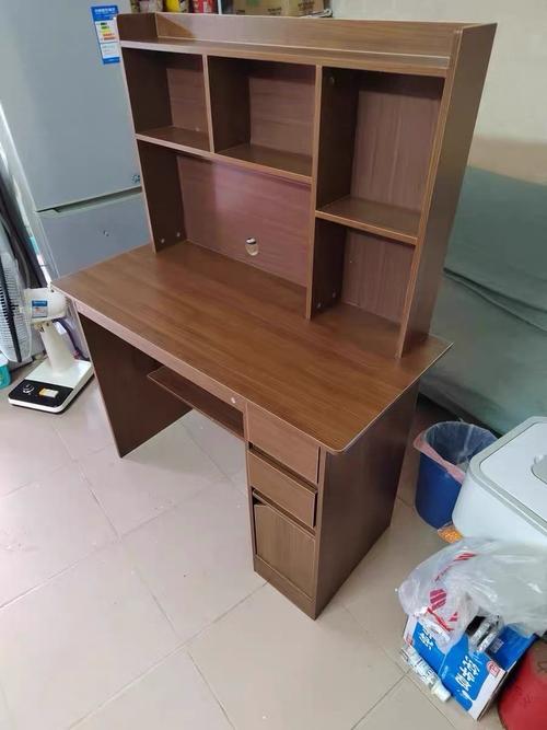 如何组装笔记本电脑桌
