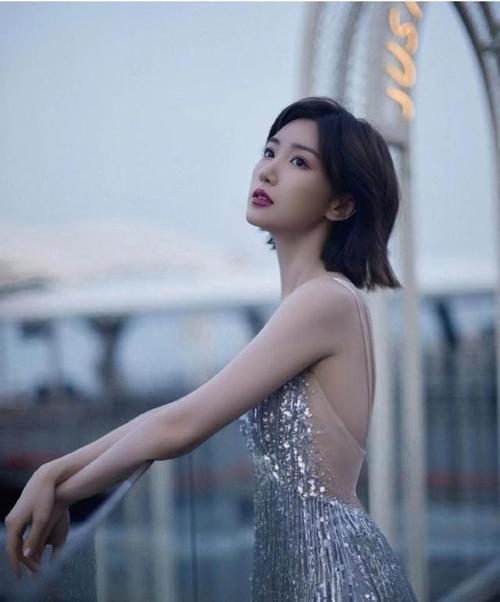 毛晓彤方否认与陈晓恋情：未婚且单身