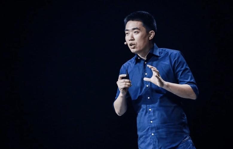 李想落泪感谢美团王兴