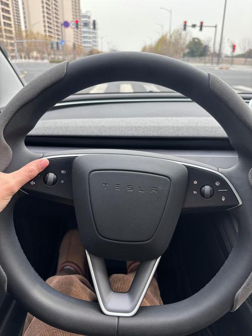 特斯拉Model 3将标配转向信号拨杆