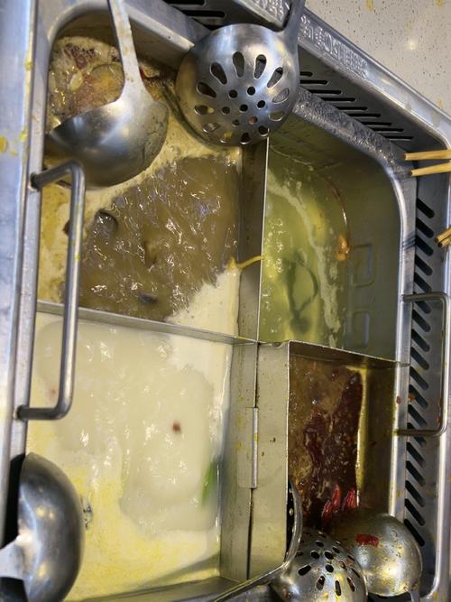 女子询问海底捞换配菜被开黄腔辱骂