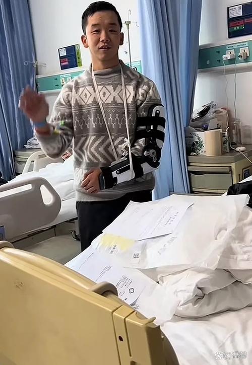 “身首离断”患者已转入普通病房