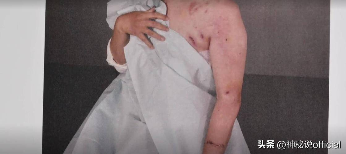 美国女子泼硫酸致丈夫死亡 出庭痛哭