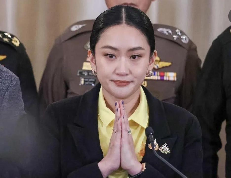 泰国被解职总理佩通坦称认可判决