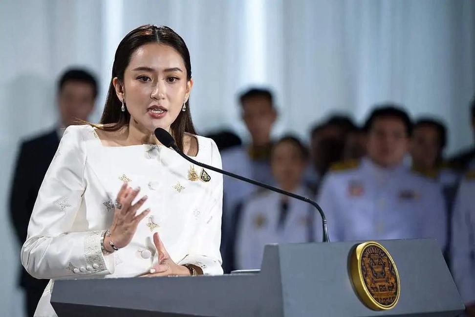 泰国被解职总理佩通坦称认可判决