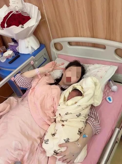40天女婴肝病恶化 父亲割肝救女