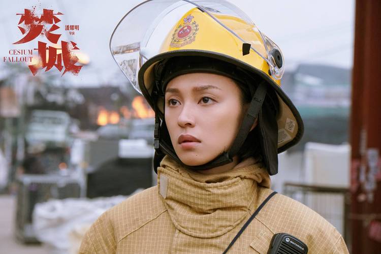 王丹妮为角色剃平头