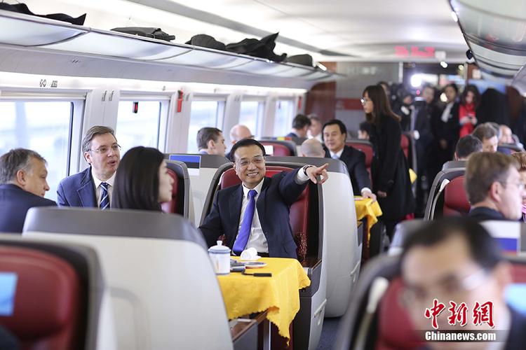 多国领导人乘高铁抵达北京