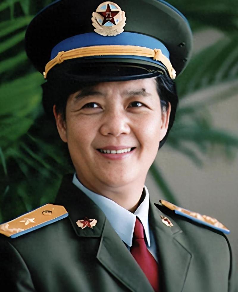 她是新中国第一位女将军