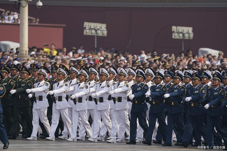 阅兵队列整齐得像复制粘贴 有何秘诀