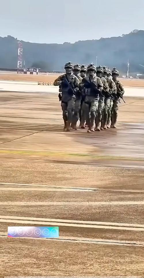 受阅部队跑步登车画面被怒夸