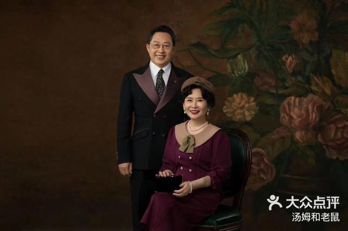 谢娜晒爸妈金婚全家福