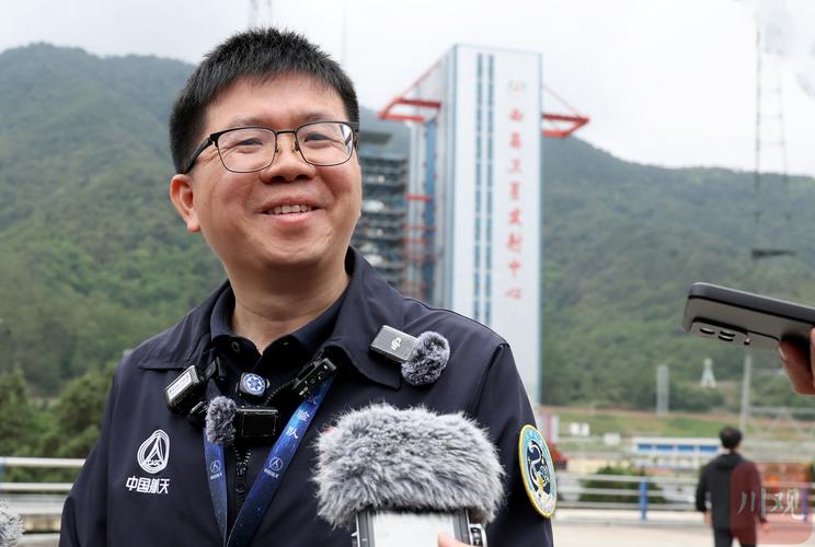 “中国火箭”授牌首个“火箭班”