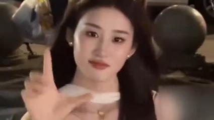 女孩神似刘亦菲 三条视频涨粉20万