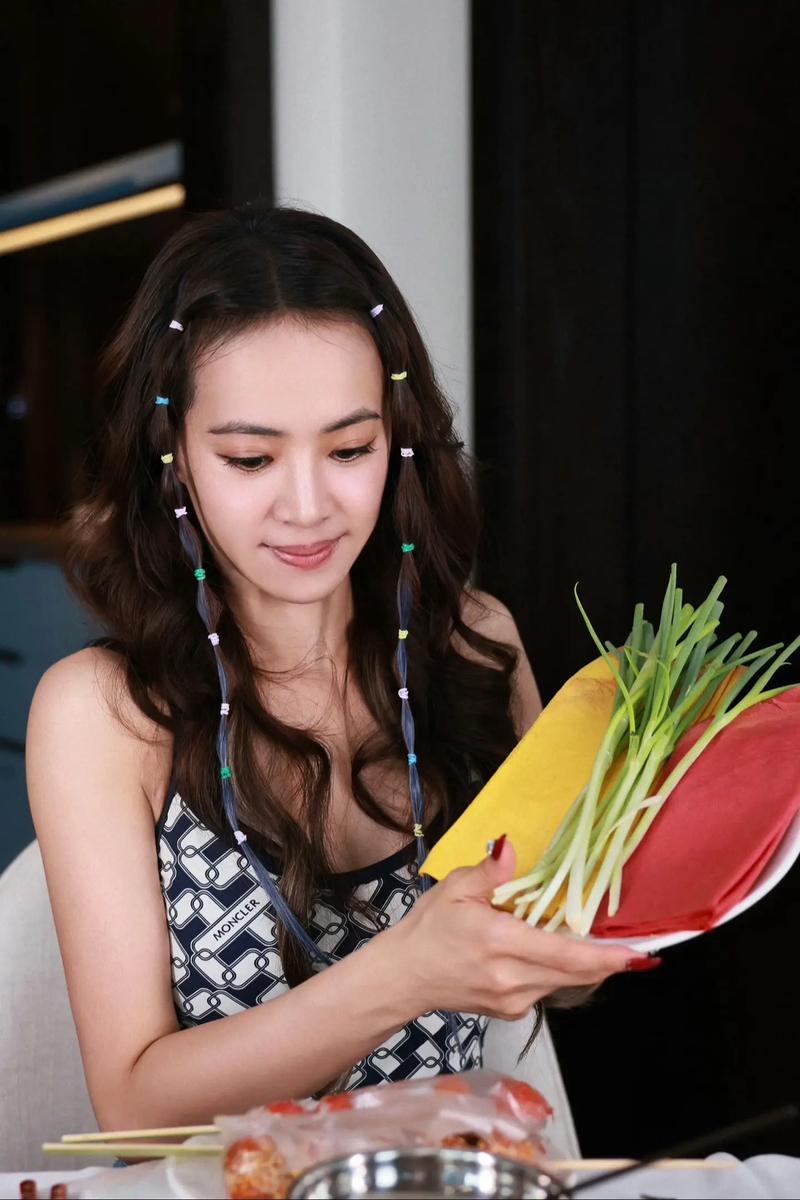 蔡依林自曝患“蛇缠腰”后才早睡