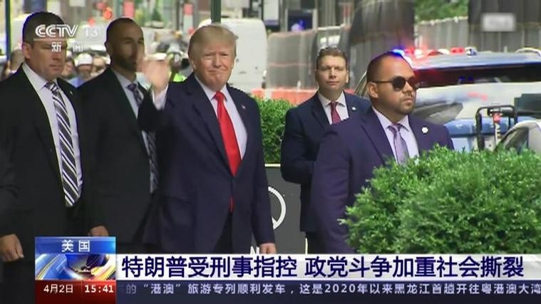 美国几乎撕裂 特朗普还要“战斗”