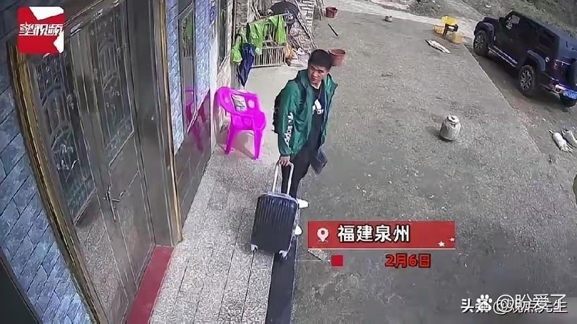 男子离家多年突然回家 父母没认出