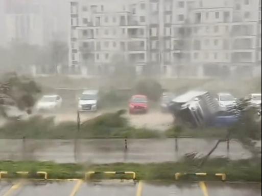 桦加沙狂袭阳江 湖面翻腾树木狂舞