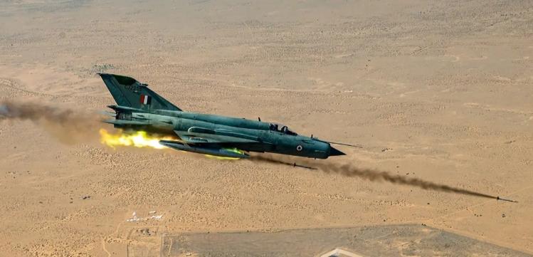 印度空军举行仪式 退役所有米格-21