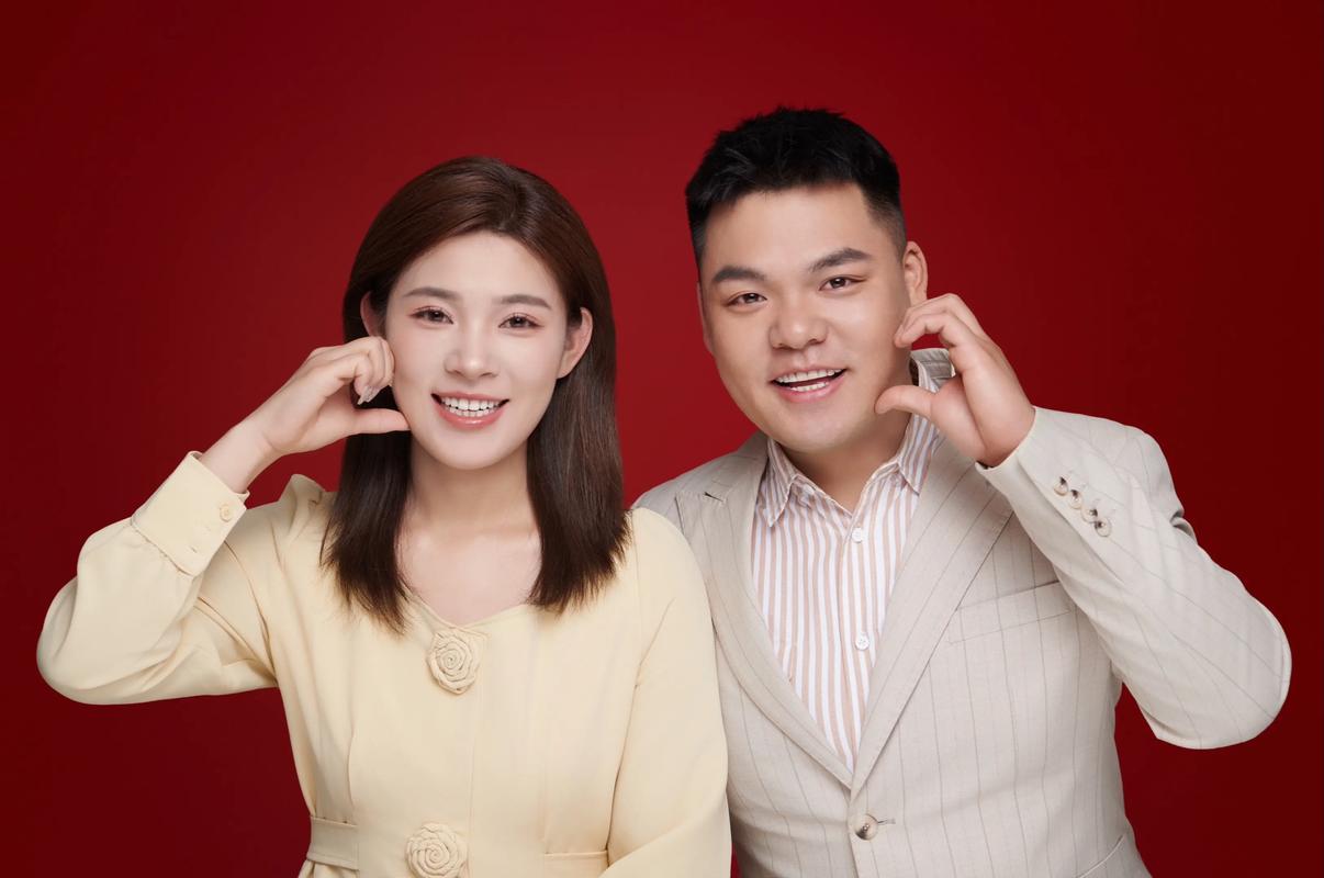 4年前拍的婚纱照打开发现是别人