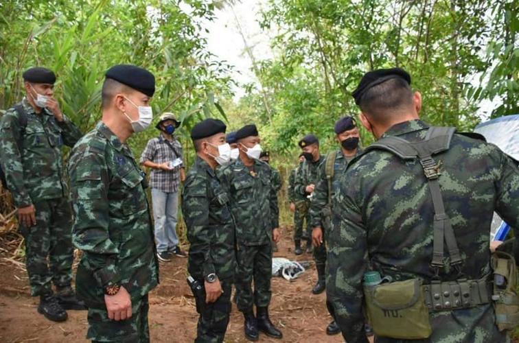 泰国男子骑摩托射击边防士兵被击毙