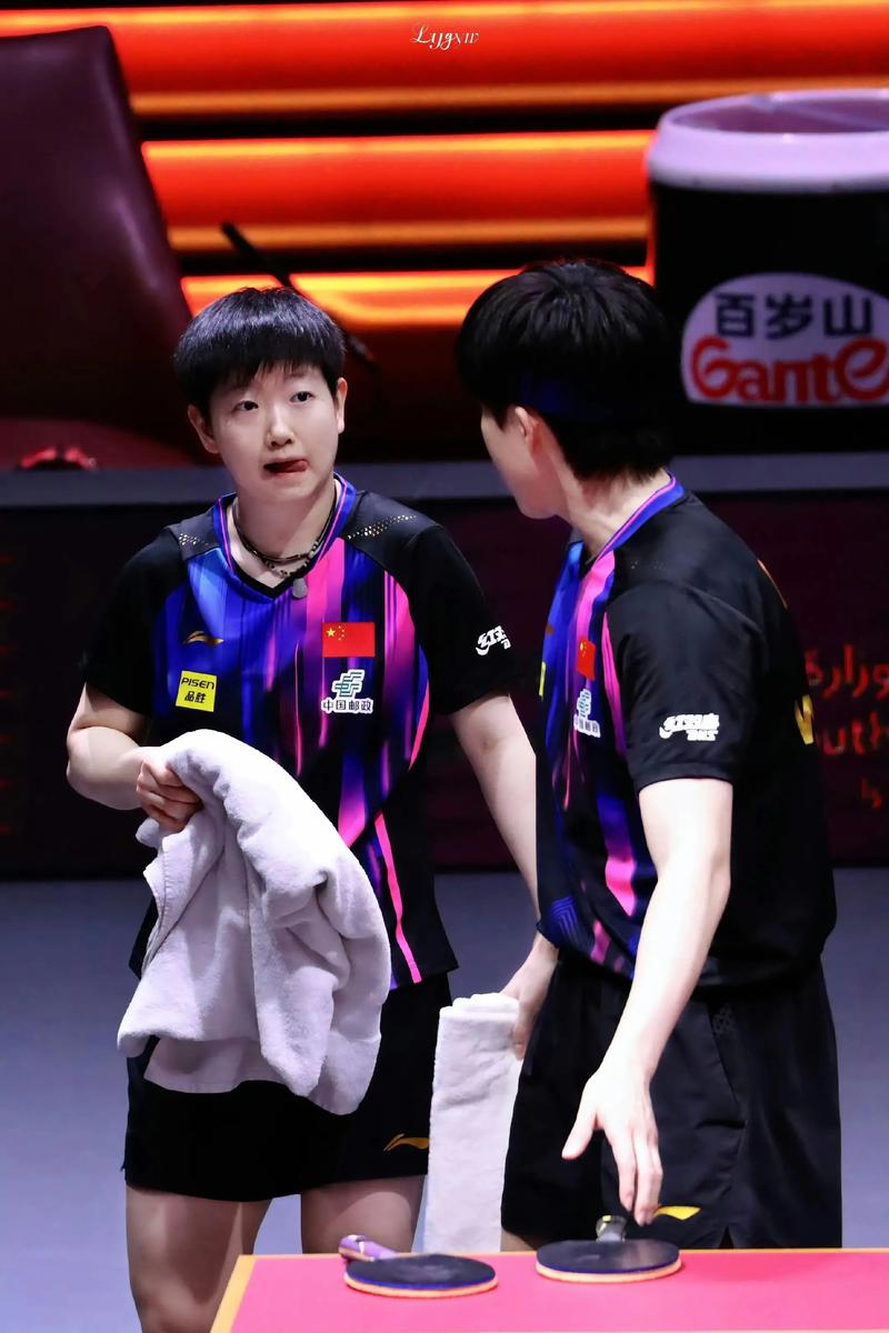 王楚钦/孙颖莎3-1逆转 晋级混双八强