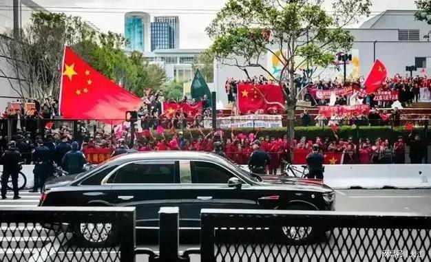 旧金山市政府升五星红旗庆中国国庆