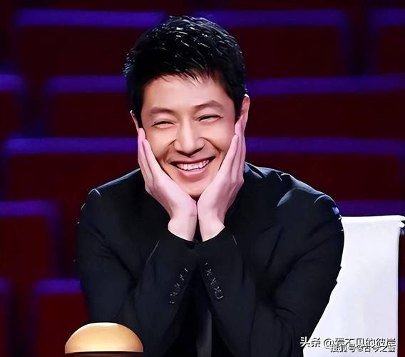 撒贝宁在“中国第一麦”之乡剥花生
