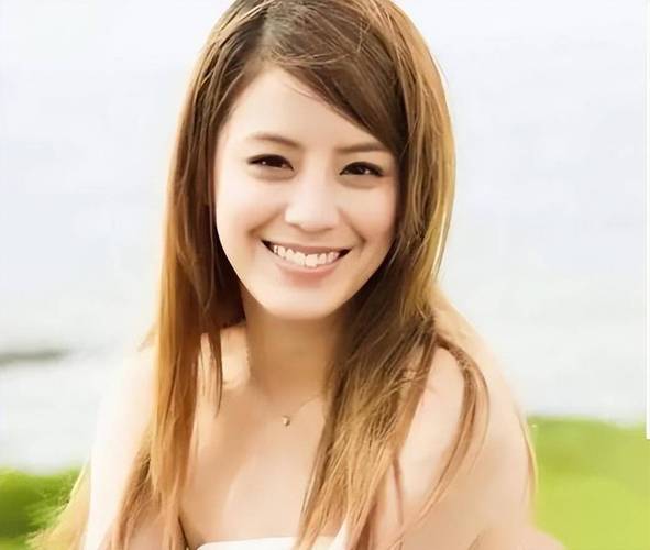 演员江语晨官宣离婚