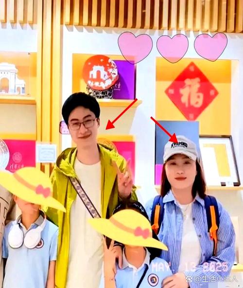 庞众望回应女友晒“结婚登记照”