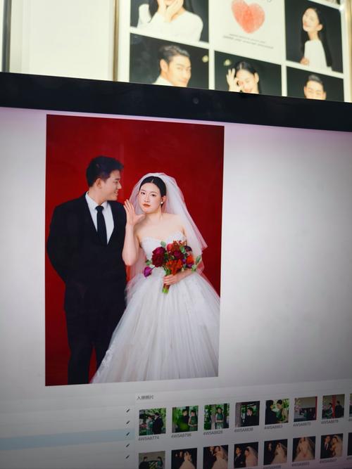 摄影师接下多地新人同日婚单后失联