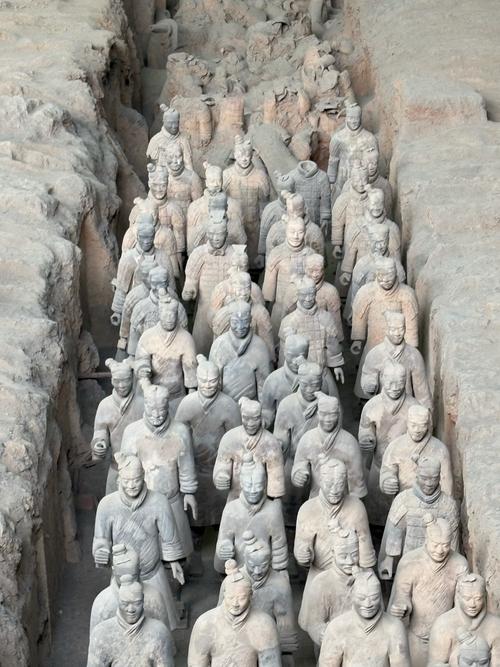 兵马俑景区只见人头不见俑