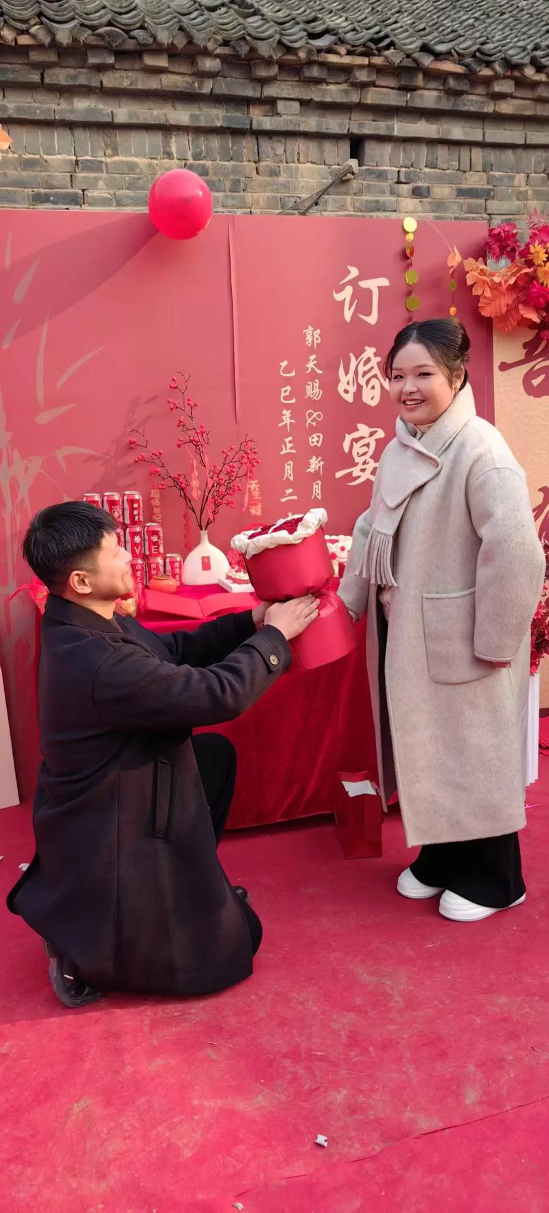 华科大73对新人集体成婚