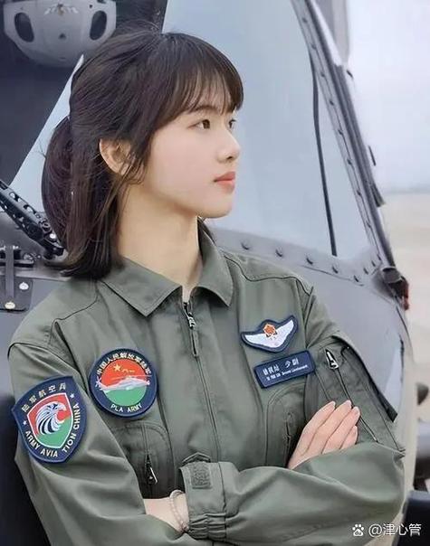 国庆坐直升机游玩 女飞行学员发声
