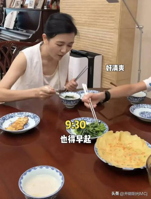 杨乐乐回应独自手术汪涵未陪同